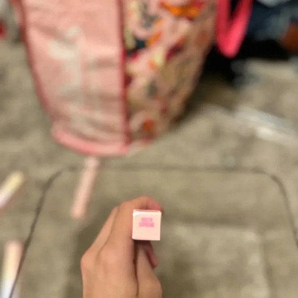 Queen Supreme Jeffree Star Supreme Gloss - 2 Available - NWT - Neon Pink - Picture 12 of 14